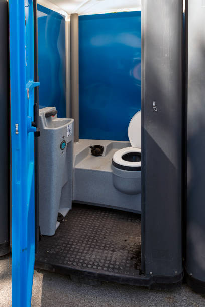 Best Porta potty delivery and setup  in St John, IN